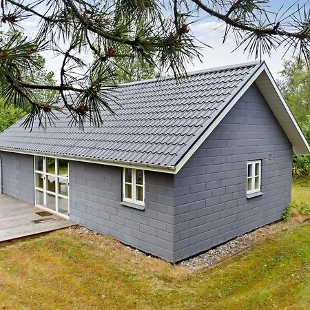 Holiday home Haghbarth - 400m From The Sea By Interhome Dannemare